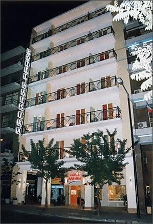 โรงแรมนาฟซิกา เอเธนส์ เซ็นเตอร์ ภายนอก รูปภาพ